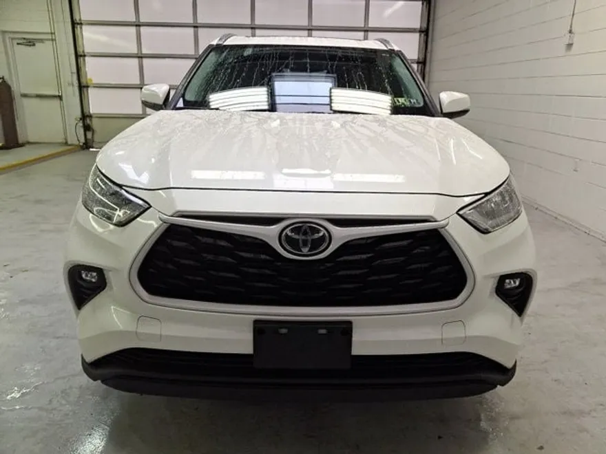2020 Toyota Highlander XLE photo 1