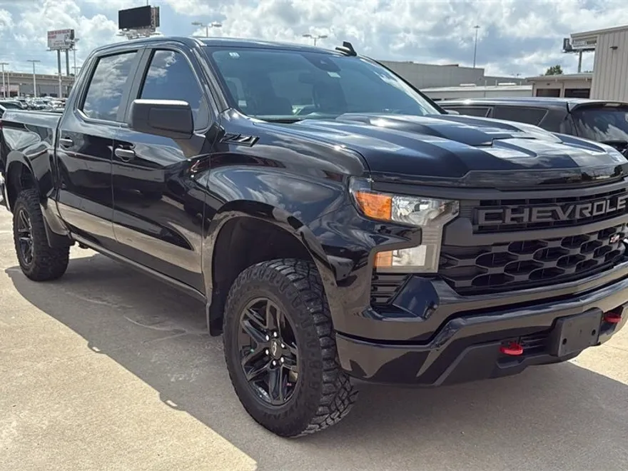 2023 Chevrolet Silverado Custom Trail Boss photo 1