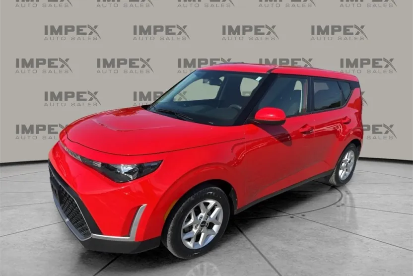2024 Kia Soul LX photo 1
