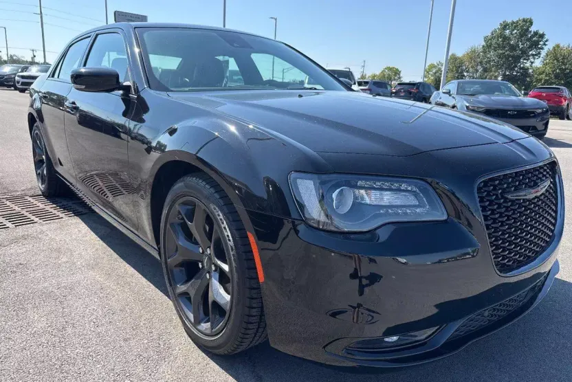 2022 Chrysler 300 S photo 1