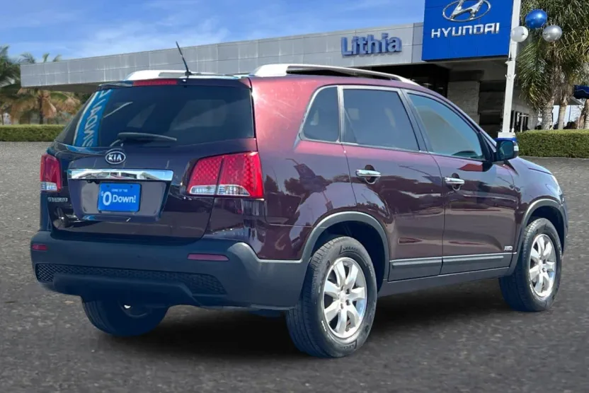 2011 Kia Sorento LX photo 1