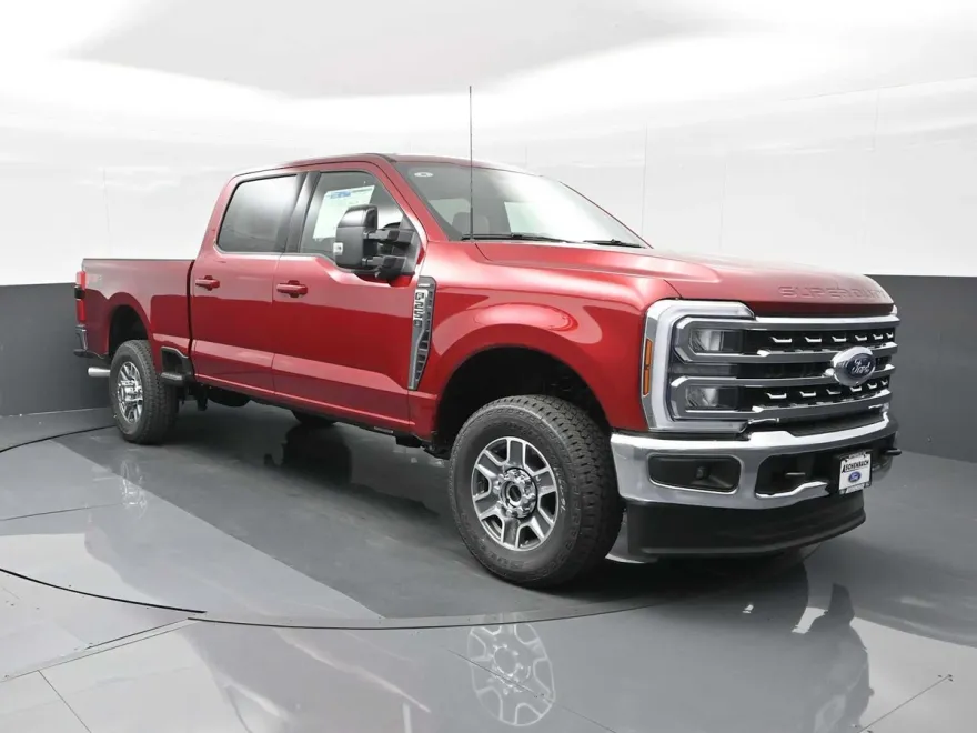 2025 Ford F-250 Lariat photo 1