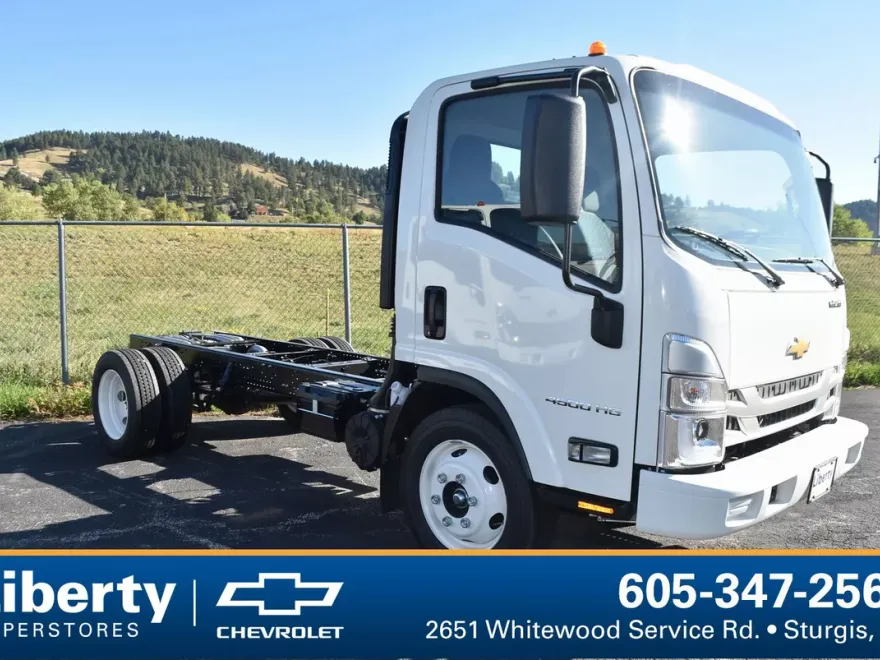2025 Chevrolet Silverado 4500HD photo 1