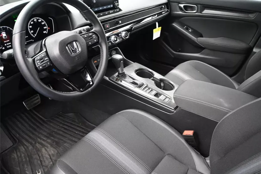 2025 Honda Civic Hatchback Sport photo 1