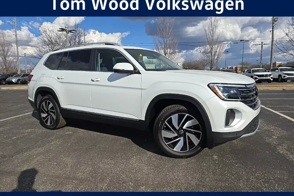 2025 Volkswagen Atlas SEL photo 1