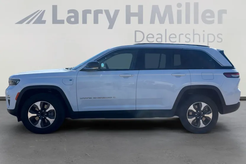 2024 Jeep Cherokee Limited 4xe photo 1