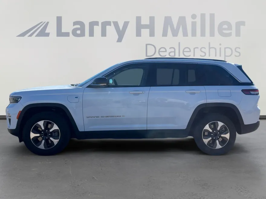 2024 Jeep Cherokee Limited 4xe photo 1