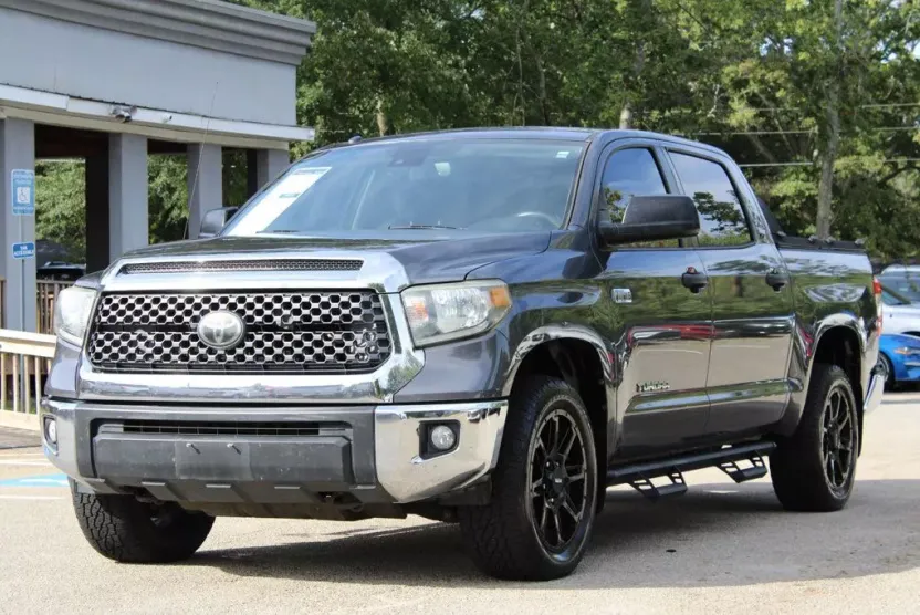 2019 Toyota Tundra SR5 CrewMax photo 1