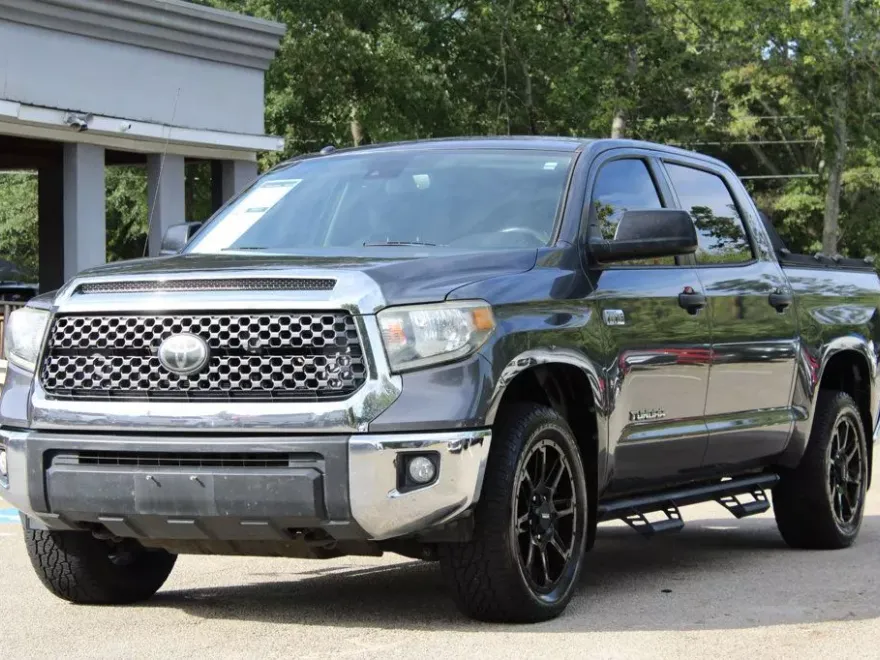 2019 Toyota Tundra SR5 CrewMax photo 1