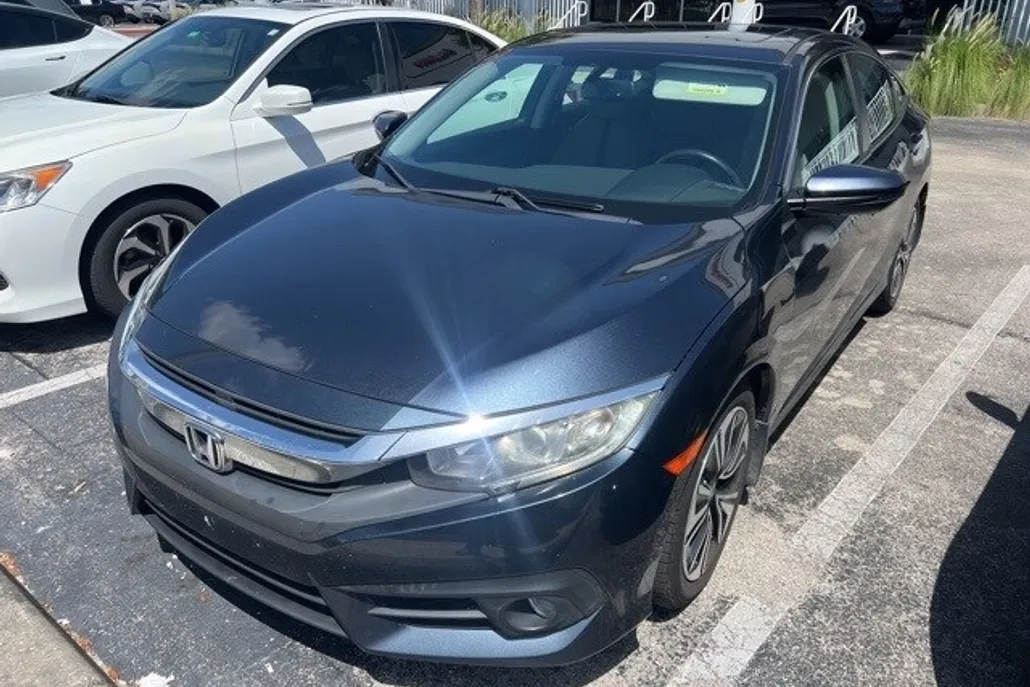 2017 Honda Civic EX-L photo 1