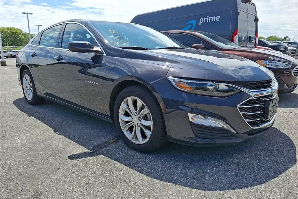 2023 Chevrolet Malibu 1LT photo 1