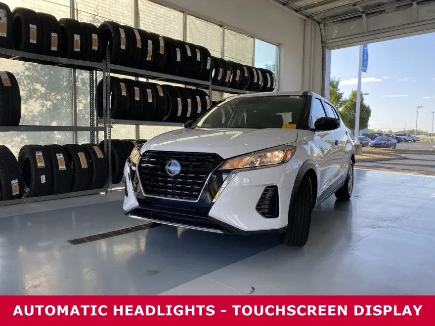 2023 Nissan Kicks S photo 1
