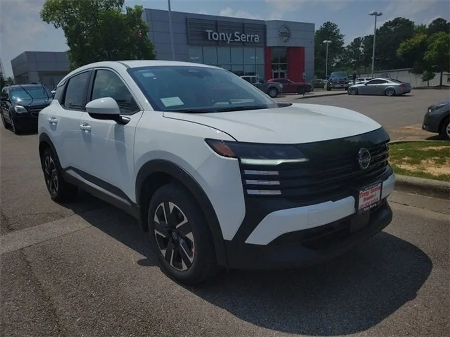 2025 Nissan Kicks SV photo 1