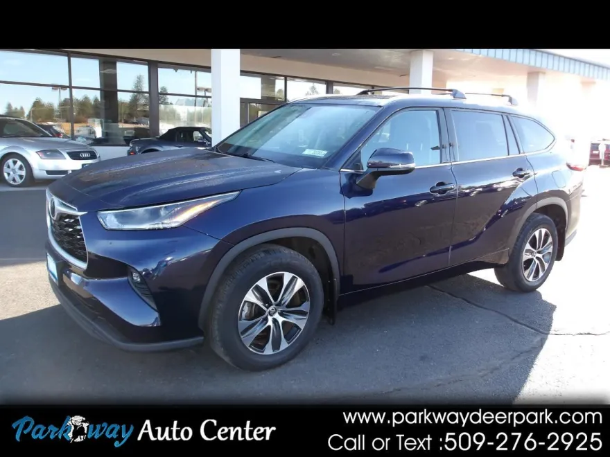 2021 Toyota Highlander XLE photo 1