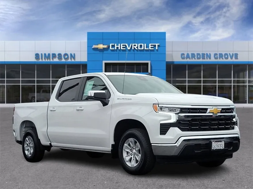 2025 Chevrolet Silverado 1500 LT photo 1