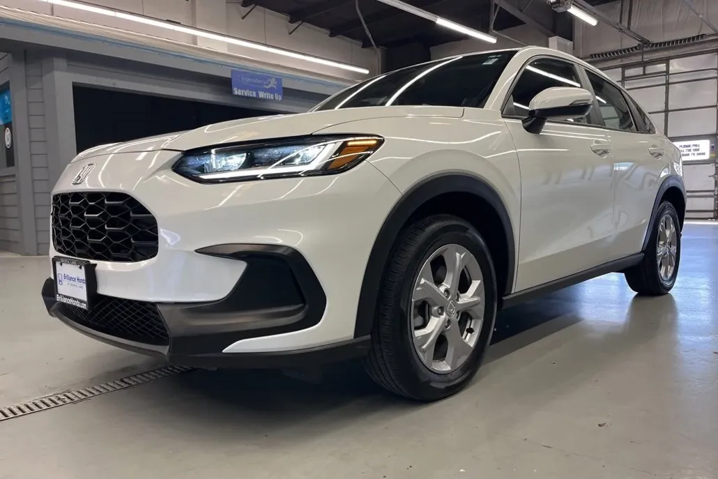 2023 Honda HR-V LX photo 1