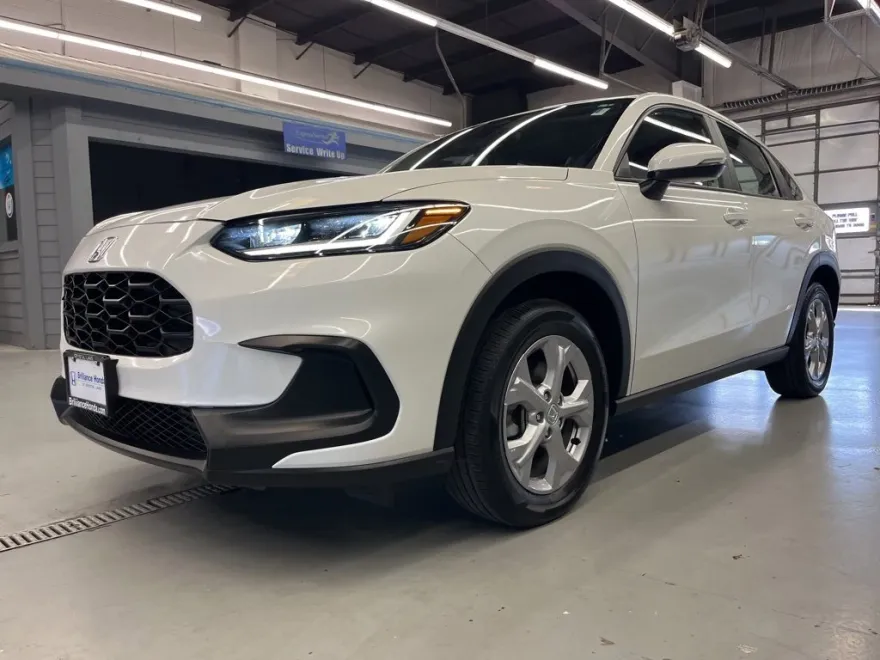 2023 Honda HR-V LX photo 1
