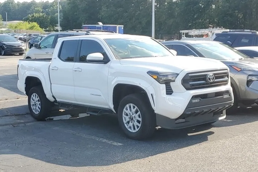 2024 Toyota Tacoma SR5 photo 1