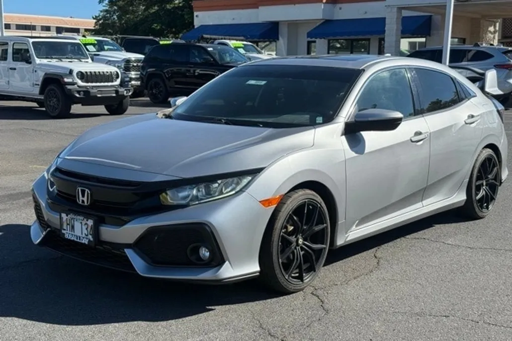 2017 Honda Civic EX Hatchback photo 1