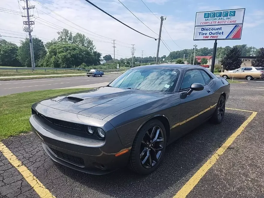 2019 Dodge Challenger R/T photo 1
