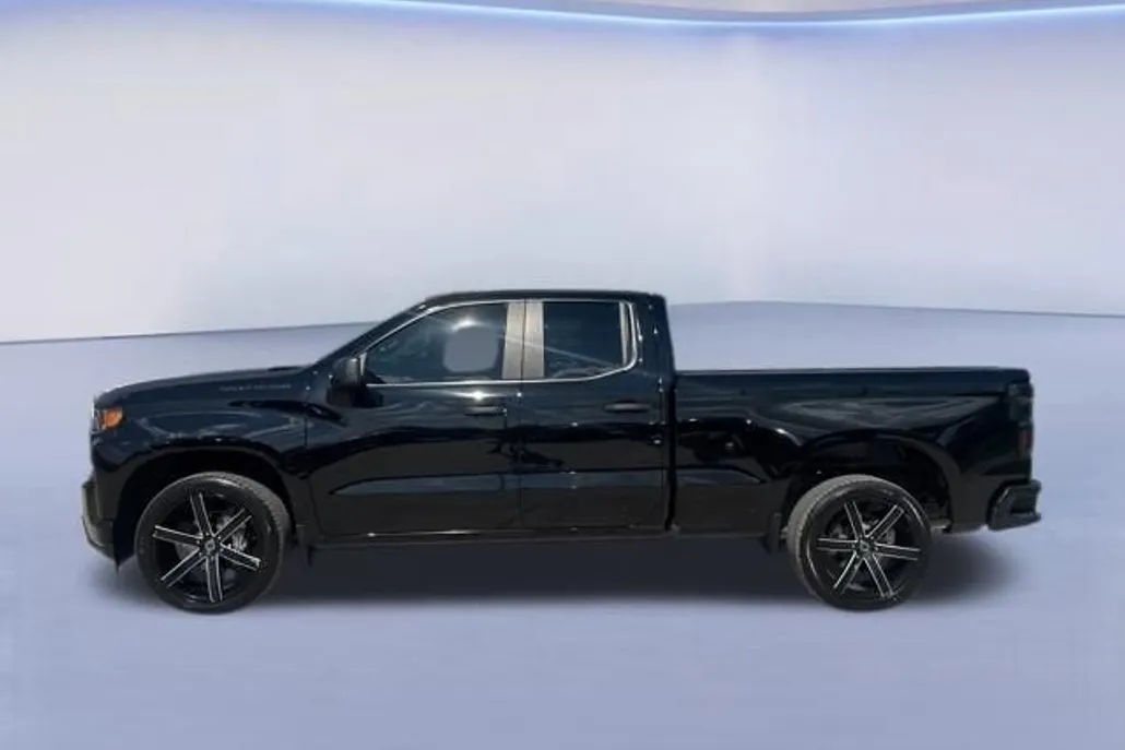 2021 Chevrolet Silverado 1500 Custom photo 1