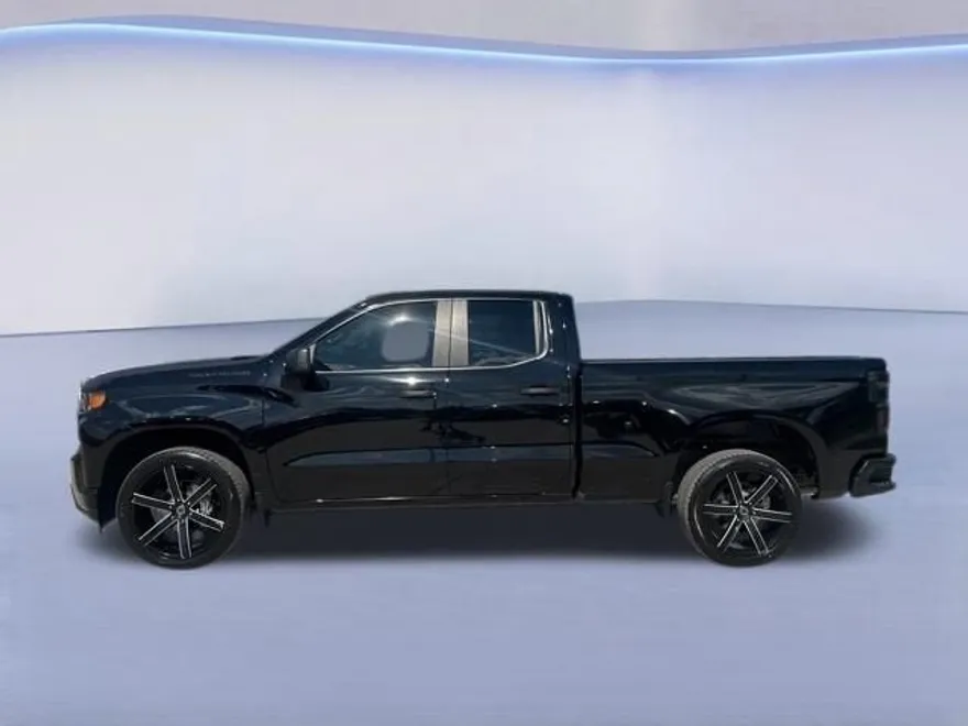 2021 Chevrolet Silverado 1500 Custom photo 1