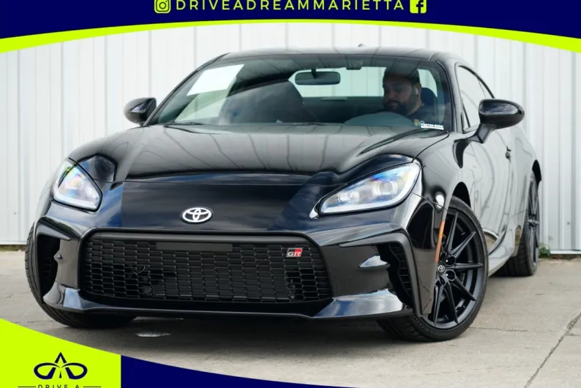 2025 Toyota GR86 photo 1