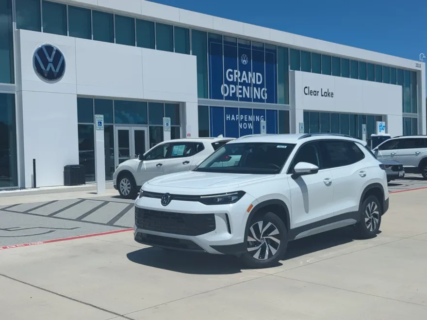 2025 Volkswagen Tiguan S photo 1
