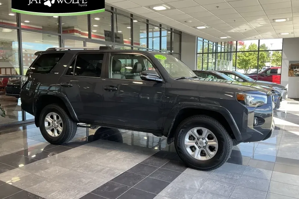 2024 Toyota 4Runner SR5 Premium photo 1