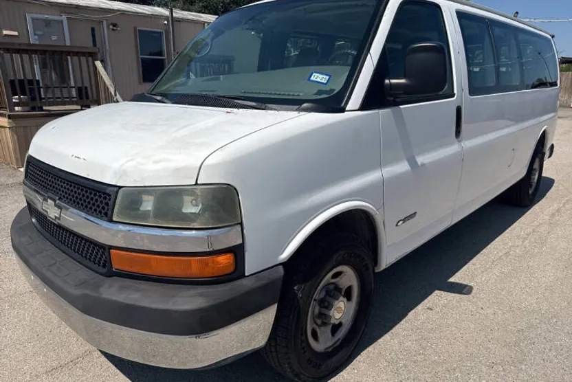 2005 Chevrolet Express 3500 photo 1
