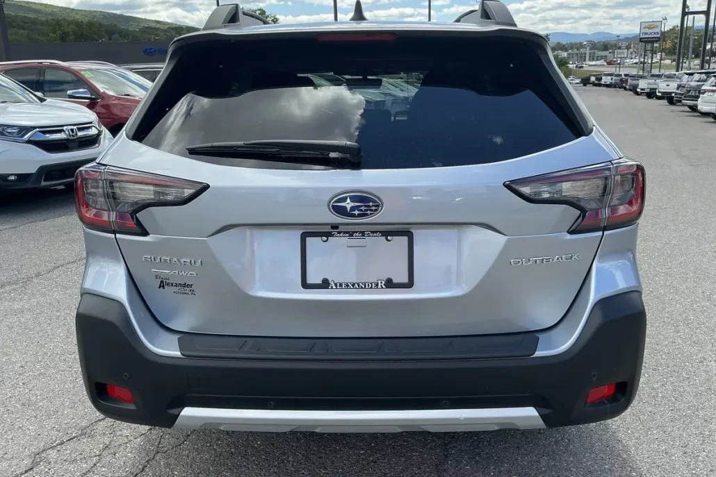 2024 Subaru Outback Limited photo 1