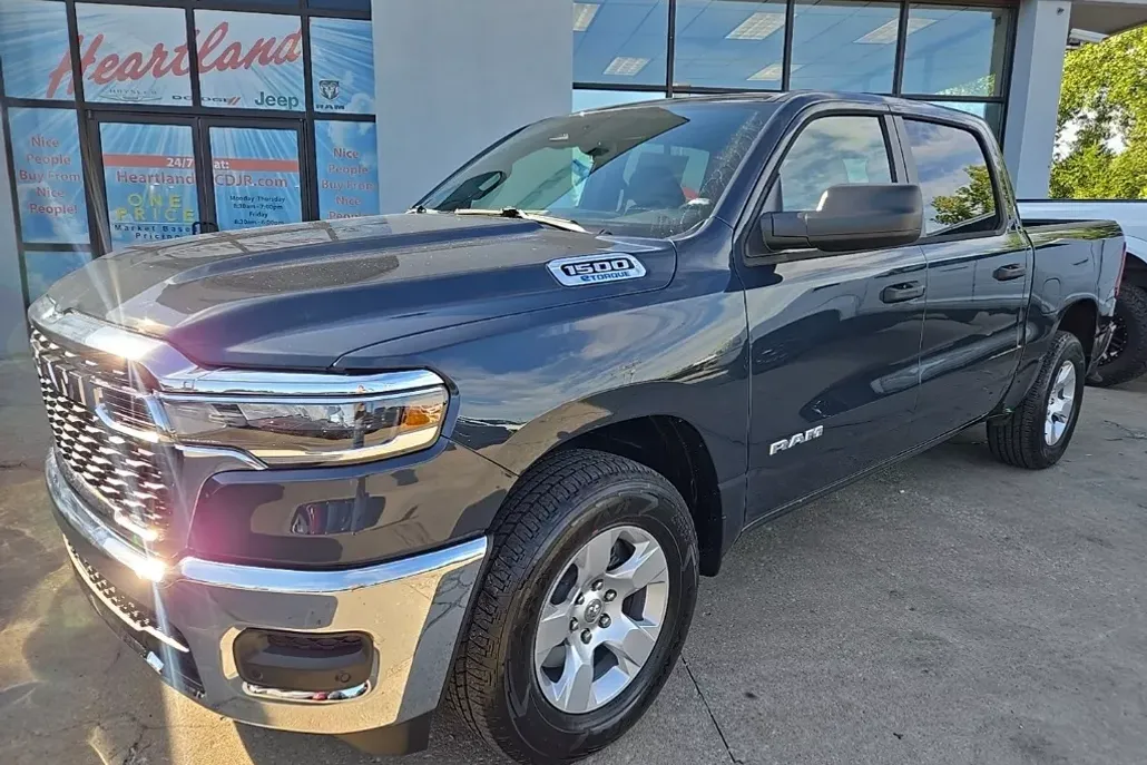2025 Ram 1500 Tradesman photo 1