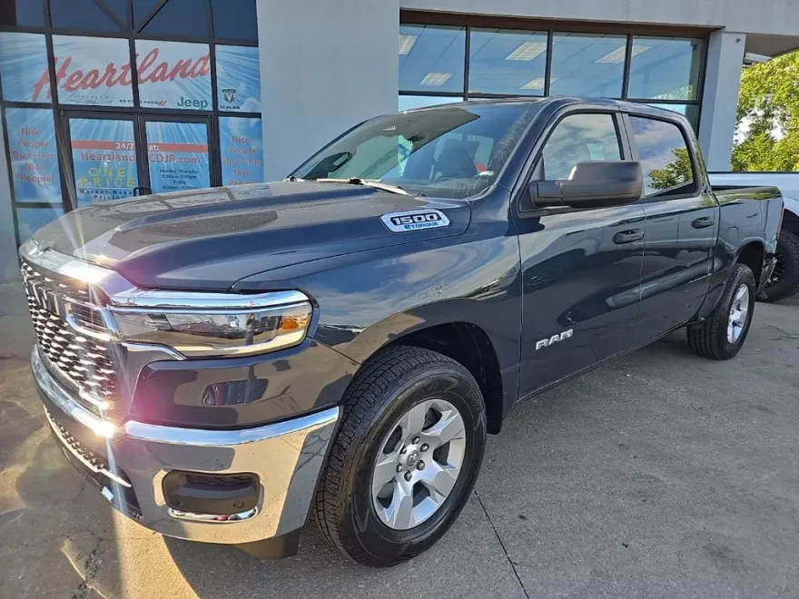 2025 Ram 1500 Tradesman photo 1