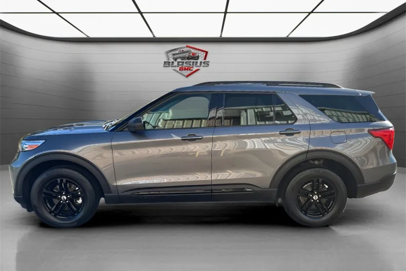 2022 Ford Explorer XLT photo 1