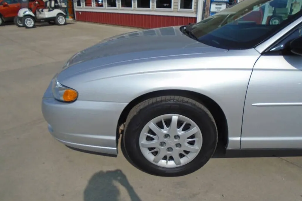 2004 Chevrolet Monte Carlo LS photo 1