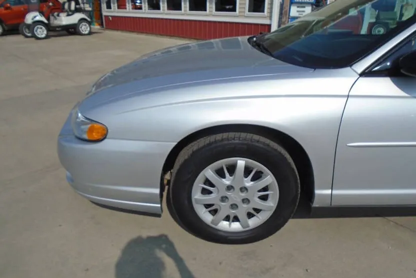 2004 Chevrolet Monte Carlo LS photo 1