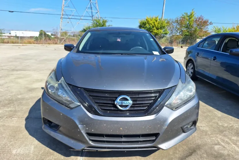 2018 Nissan Altima 2.5 SR photo 1