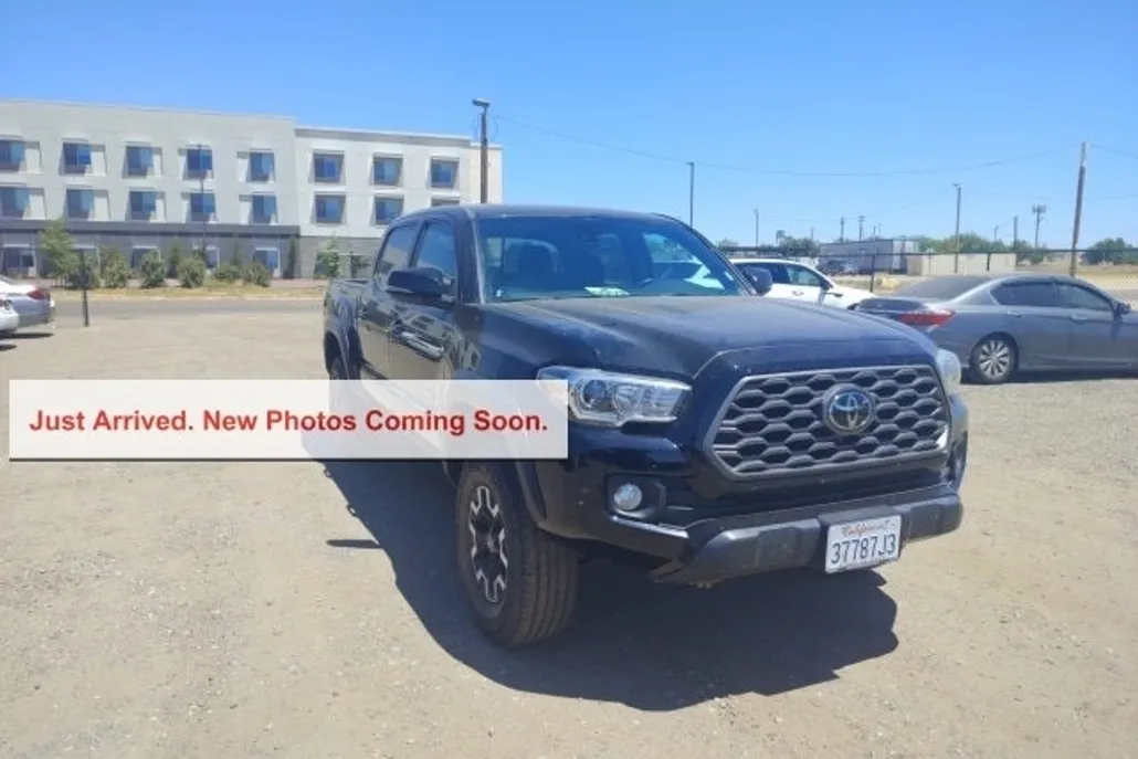 2022 Toyota Tacoma TRD Off-Road V6 photo 1