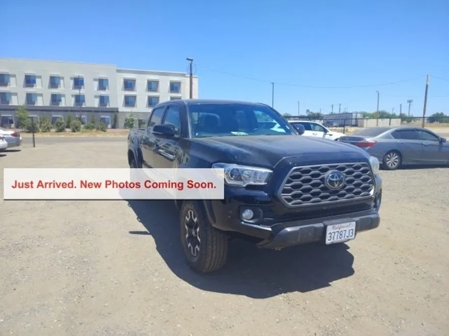 2022 Toyota Tacoma TRD Off-Road V6 photo 1