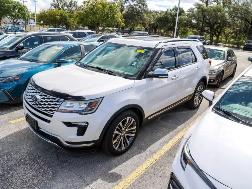 2019 Ford Explorer Platinum photo 1