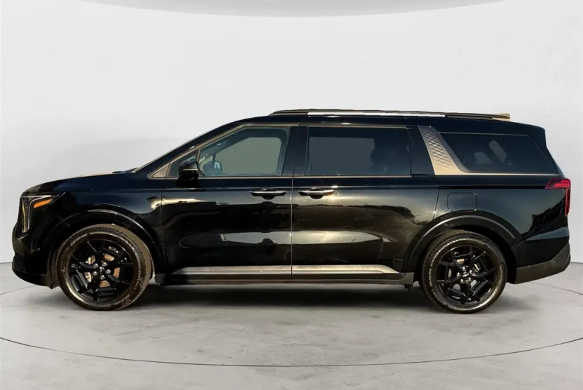 2025 Kia Carnival SX Prestige photo 1