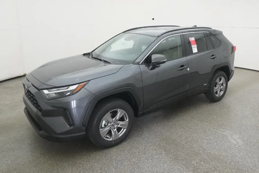 2025 Toyota RAV4 Hybrid LE photo 1