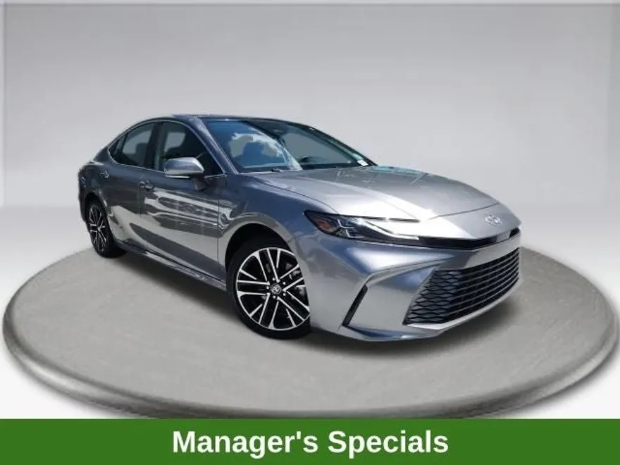 2025 Toyota Camry XLE Hybrid photo 1