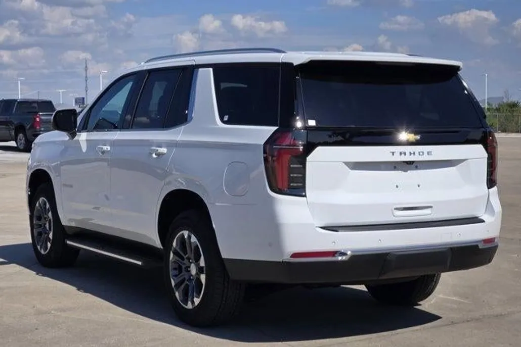 2026 Chevrolet Tahoe LS photo 1