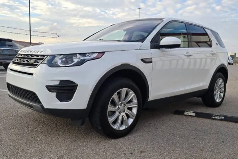 2019 Land Rover Discovery Sport SE photo 1