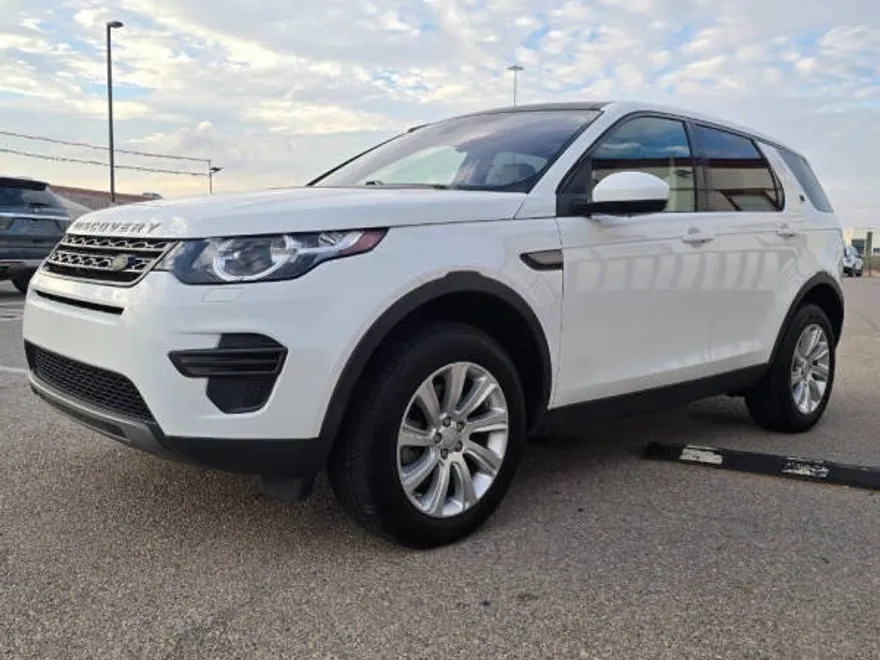 2019 Land Rover Discovery Sport SE photo 1