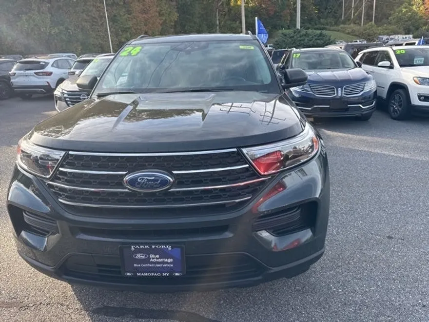 2024 Ford Explorer XLT photo 1