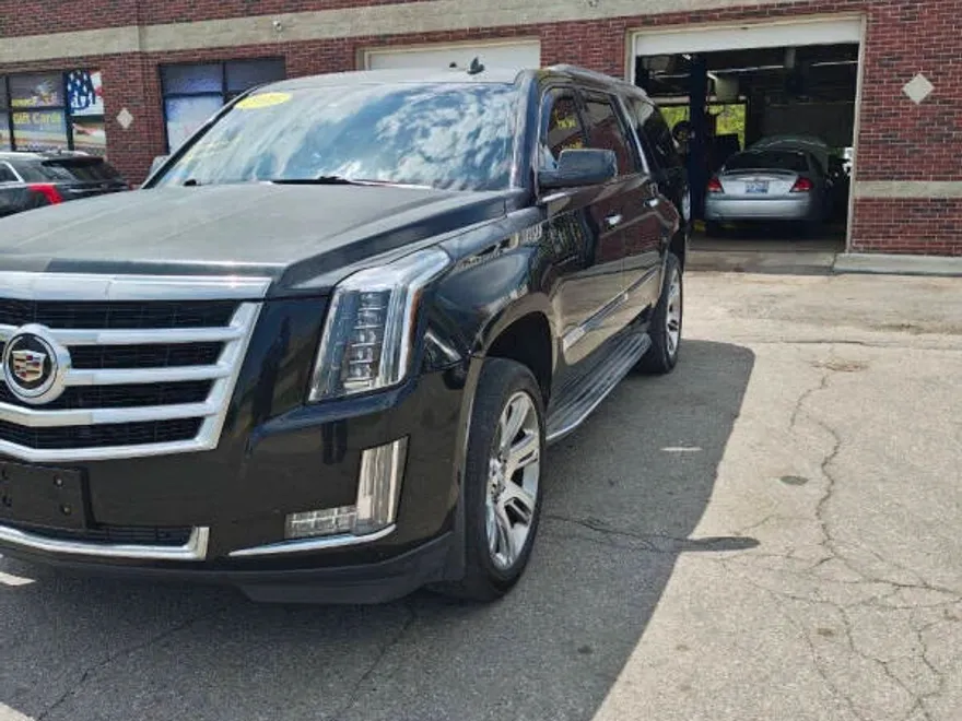 2015 Cadillac Escalade ESV Luxury photo 1