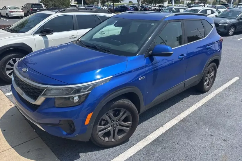 2021 Kia Seltos S photo 1