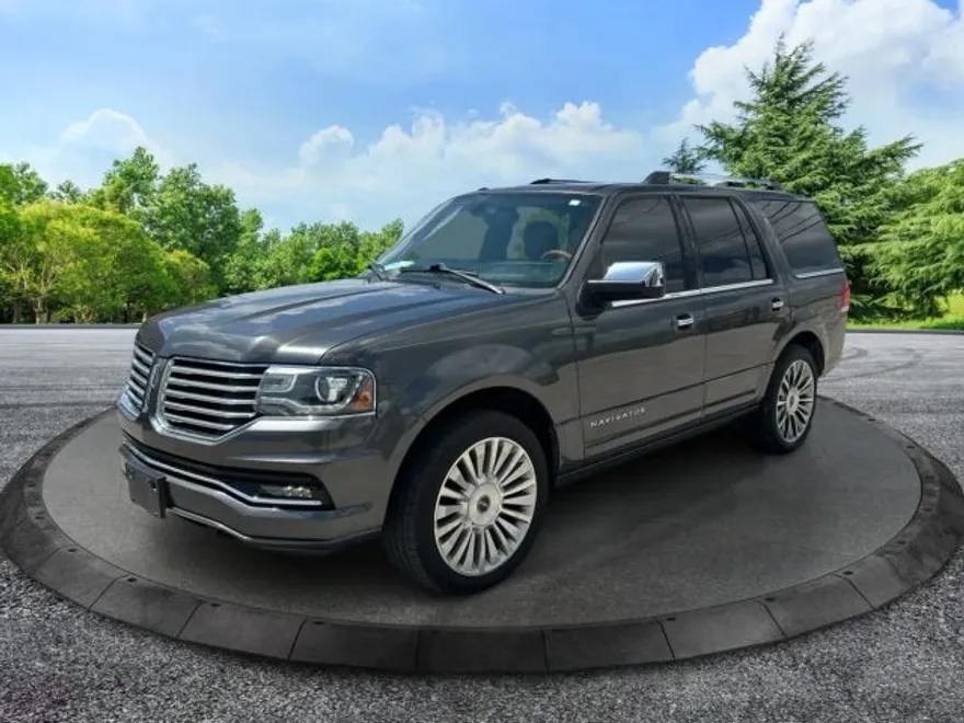 2016 Lincoln Navigator Select photo 1